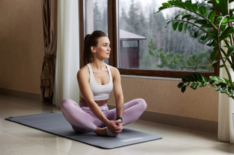 Набор для фитнеса Sundays Fitness Валик IR97435B + Коврик IR97506 (голубой, серый)