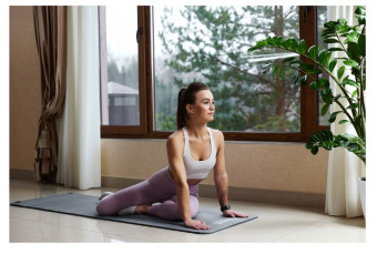 Набор для фитнеса Sundays Fitness Гантель IR92005 2х5кг + Коврик IR97506 (черный, серый)